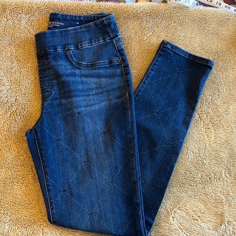 Chico pull on stretch denim diamond pattern small gem details on front of pant